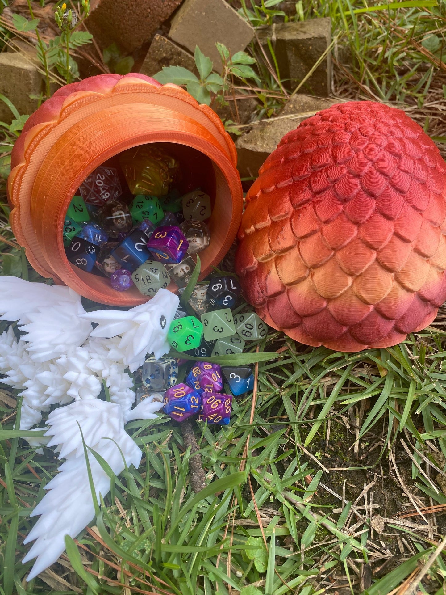 Dragon Egg Dice Box (Give away a random dice set)